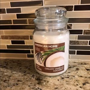 Brand New Creamy Vanilla Coconut Yankee Candle